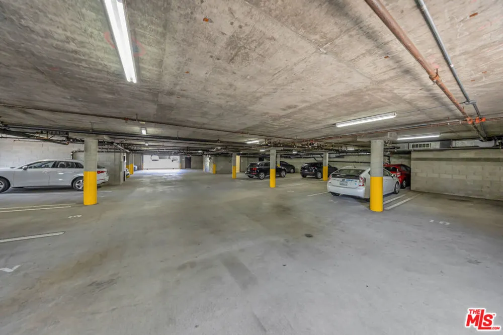 3401 S Bentley Avenue #301 Los Angeles, CA 90034
