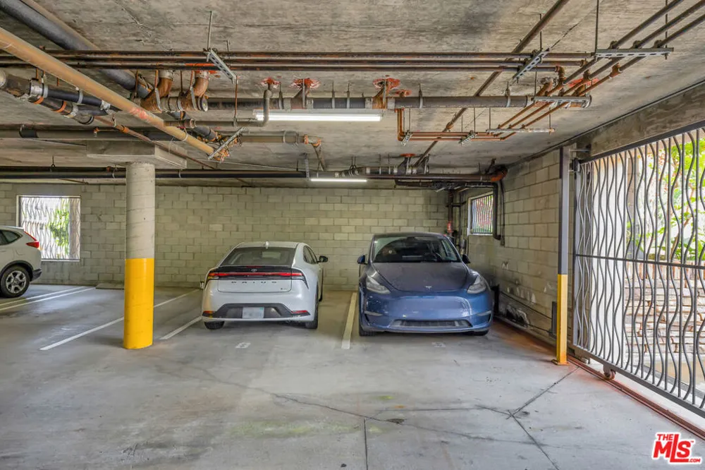 3401 S Bentley Avenue #301 Los Angeles, CA 90034