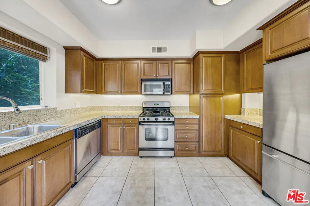 3401 S Bentley Avenue #301 Los Angeles, CA 90034