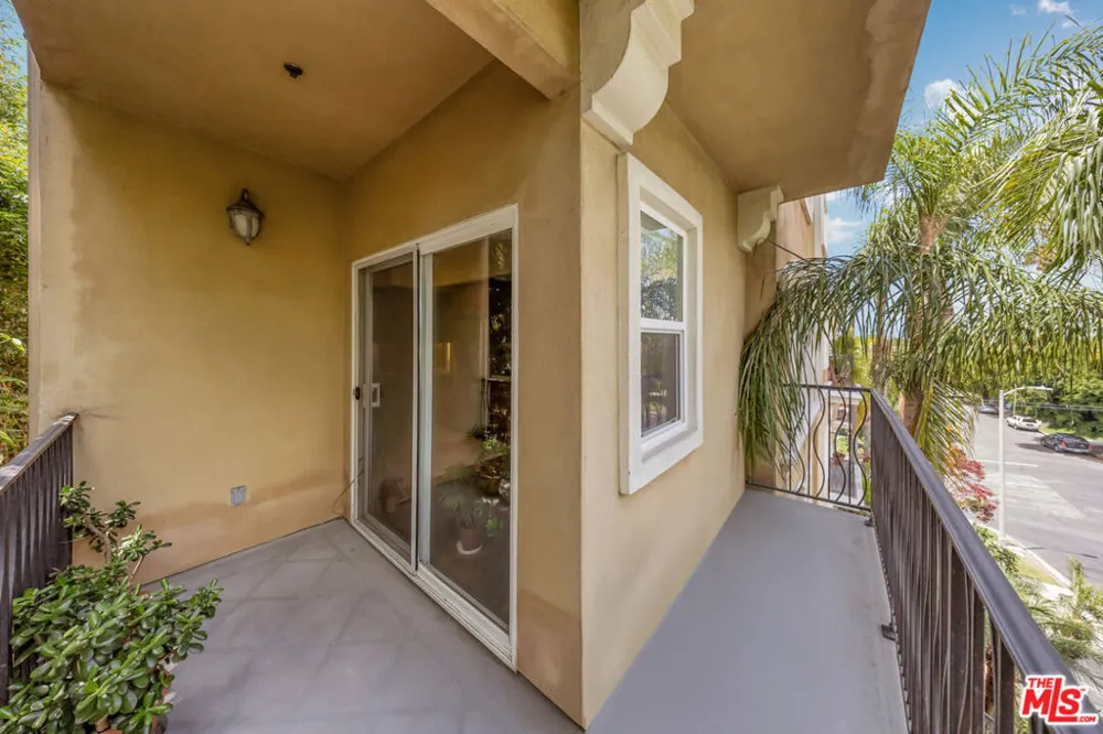 3401 S Bentley Avenue #301 Los Angeles, CA 90034