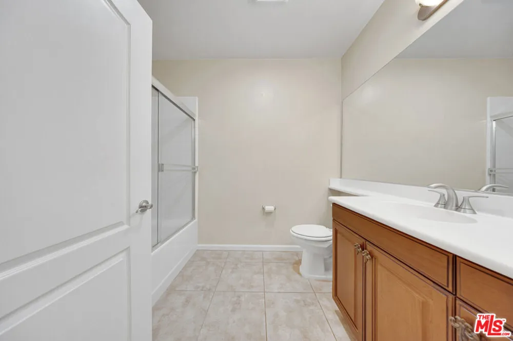 3401 S Bentley Avenue #301 Los Angeles, CA 90034