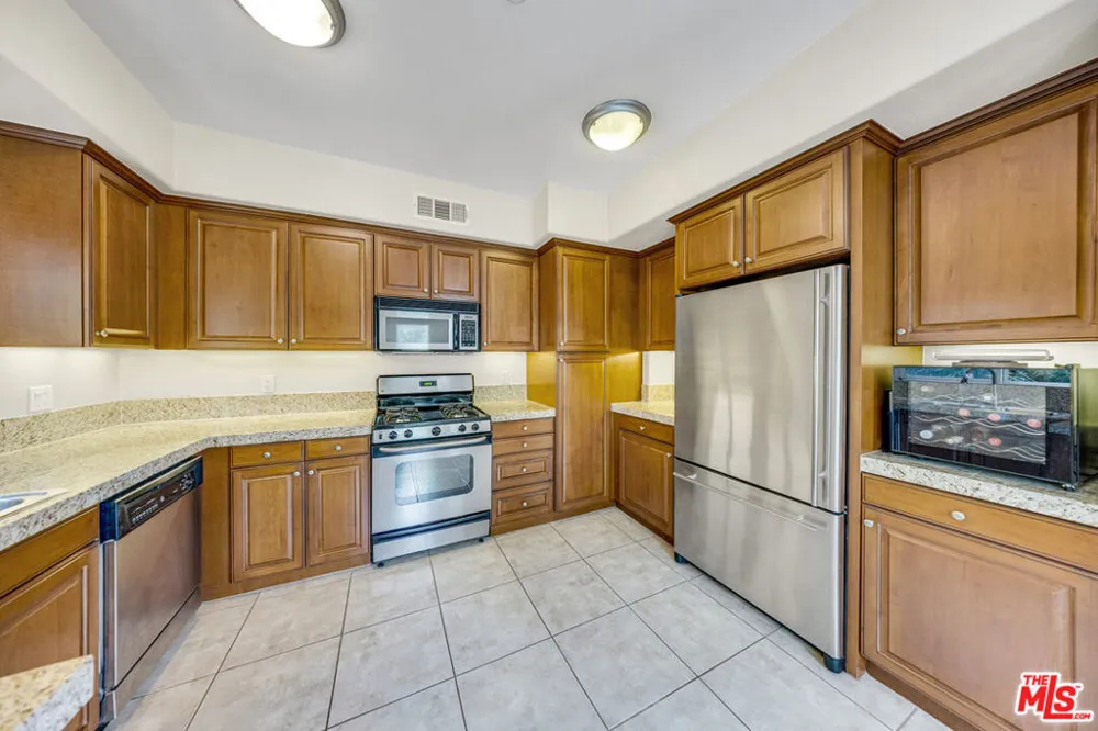 3401 S Bentley Avenue #301 Los Angeles, CA 90034