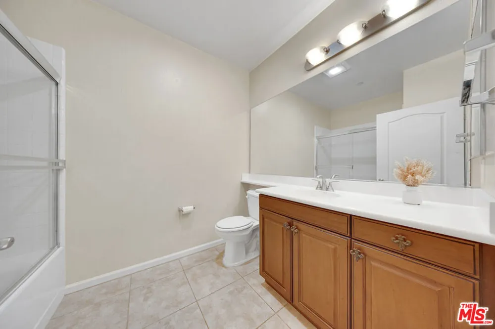 3401 S Bentley Avenue #301 Los Angeles, CA 90034