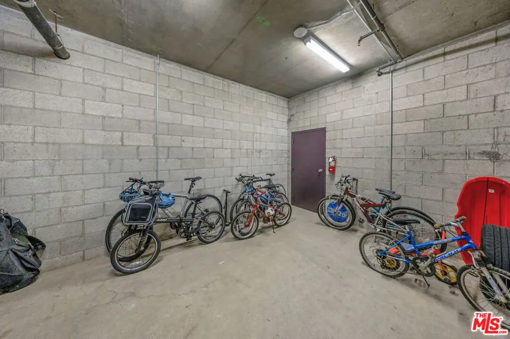 3401 S Bentley Avenue #301 Los Angeles, CA 90034