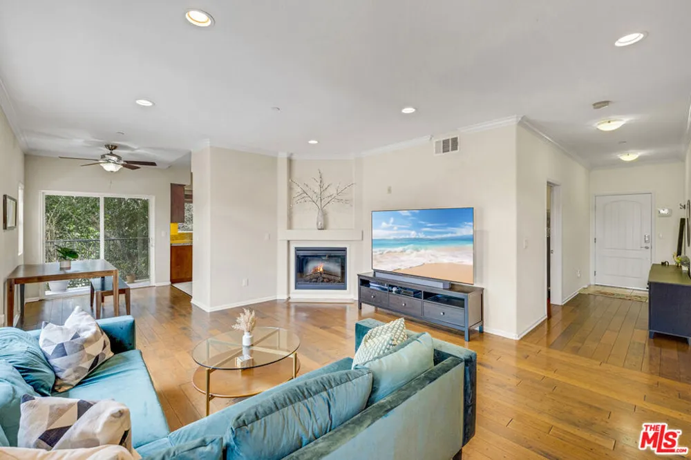 3401 S Bentley Avenue #301 Los Angeles, CA 90034