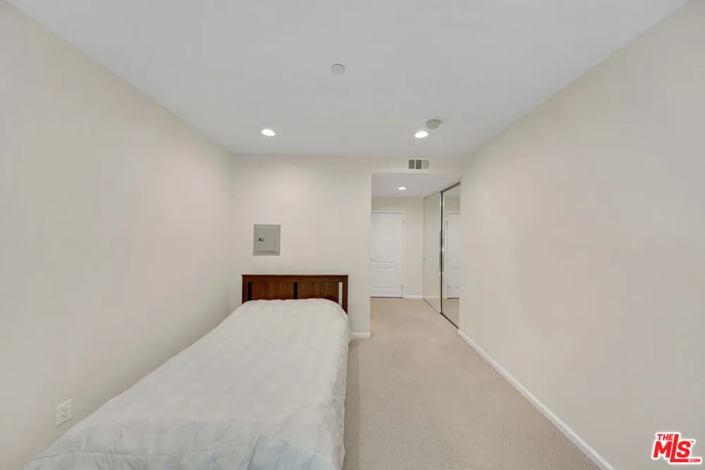 3401 S Bentley Avenue #301 Los Angeles, CA 90034
