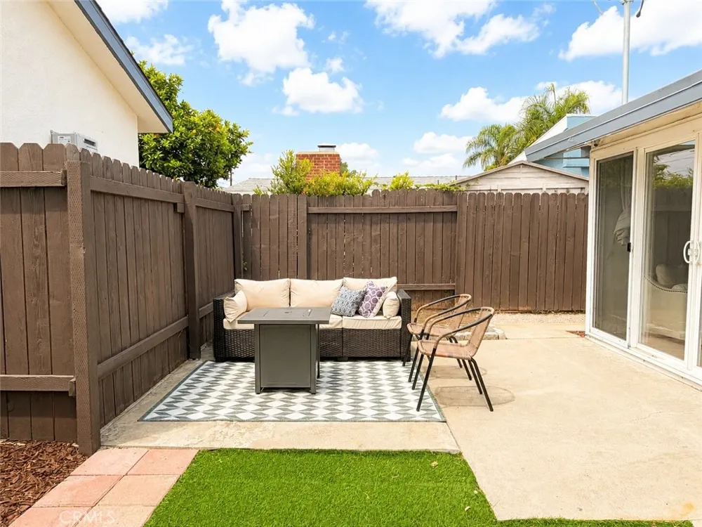 2501 Santa Ysabel Fullerton, CA 92831