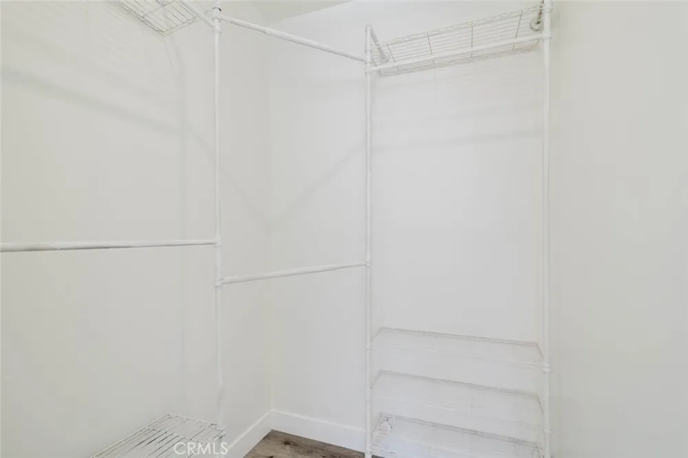8107 Lemona Avenue Panorama City, CA 91402