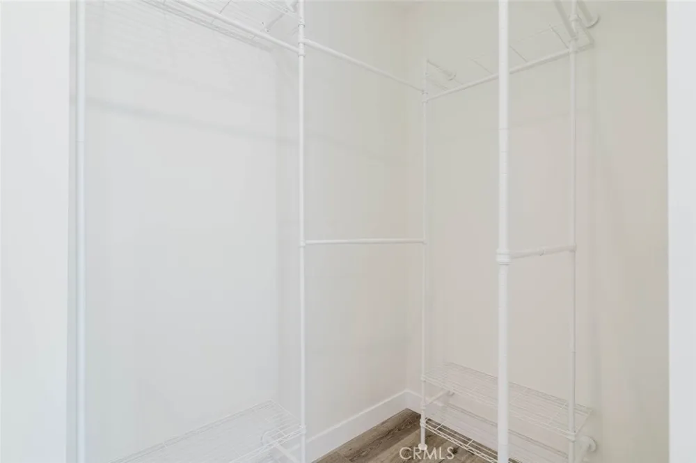 8107 Lemona Avenue Panorama City, CA 91402