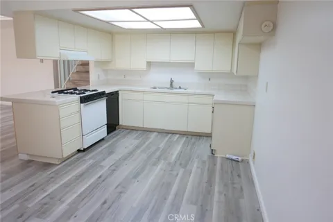 16795 Roosevelt #C