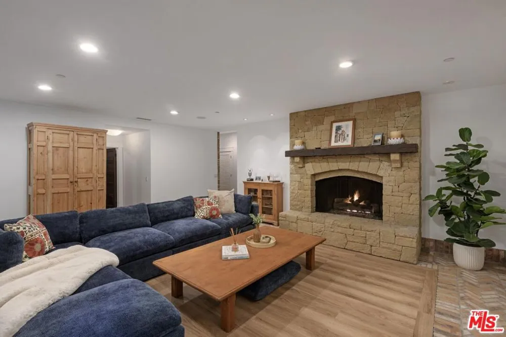 1650 E Valley Road Santa Barbara, CA 93108