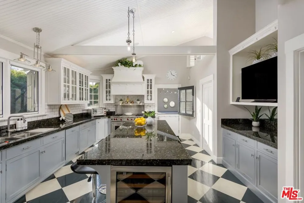 1650 E Valley Road Santa Barbara, CA 93108