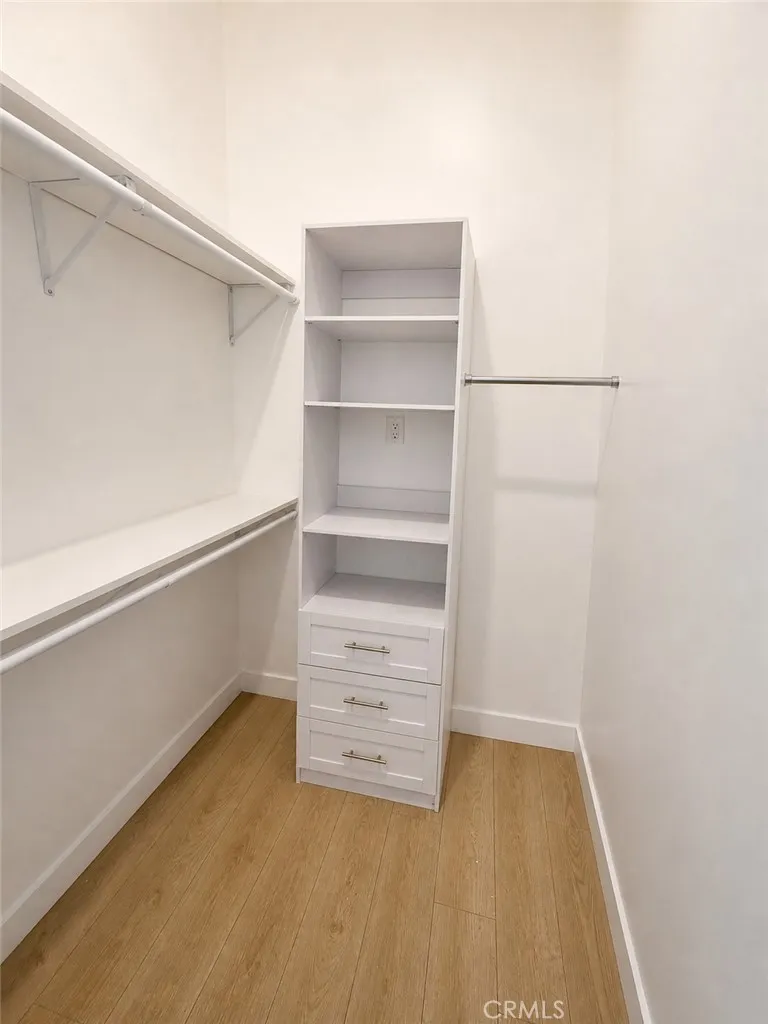 14720 Valerio Van Nuys, CA 91405