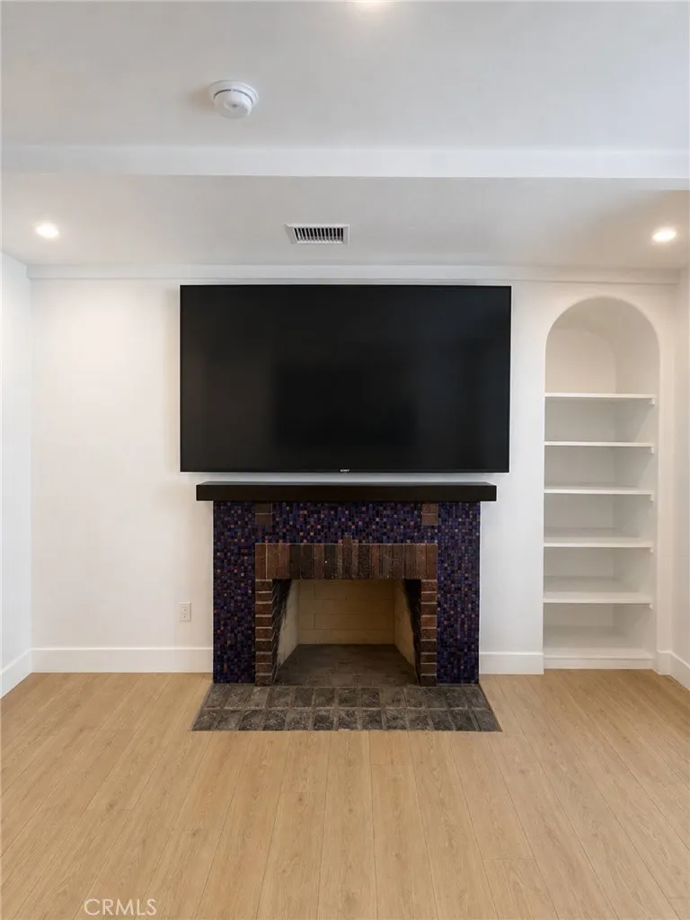 14720 Valerio Van Nuys, CA 91405
