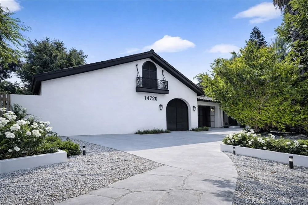 14720 Valerio Van Nuys, CA 91405