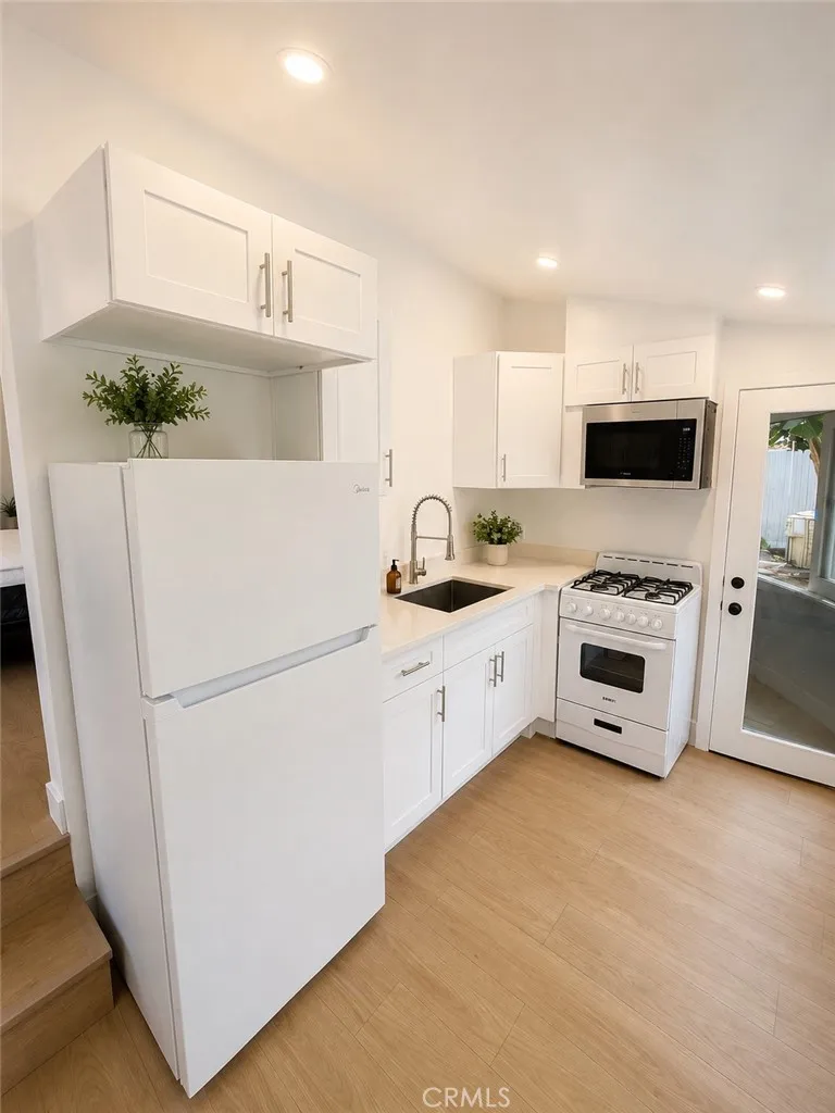 14720 Valerio Van Nuys, CA 91405