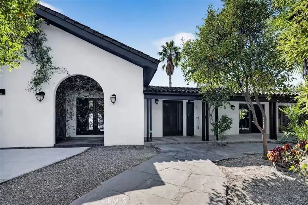 14720 Valerio Van Nuys, CA 91405