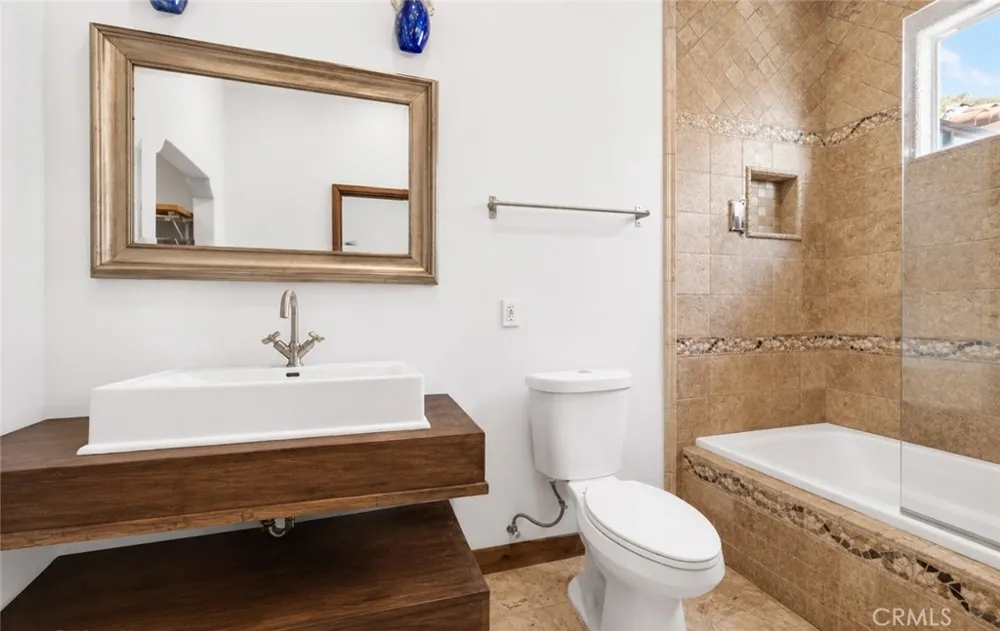14720 Valerio Van Nuys, CA 91405