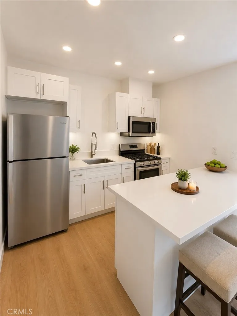 14720 Valerio Van Nuys, CA 91405