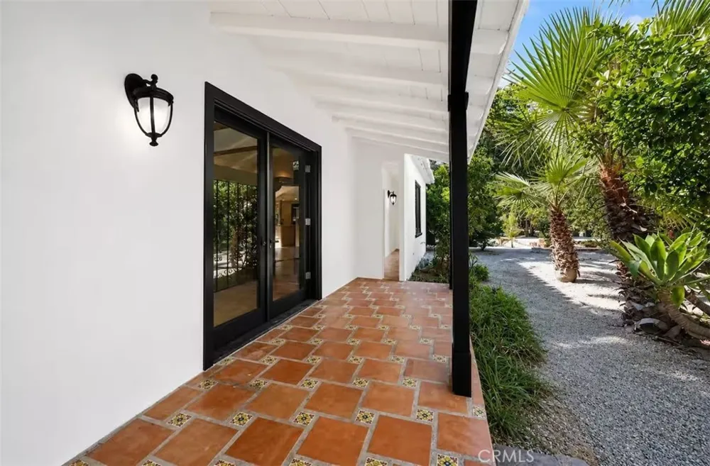 14720 Valerio Van Nuys, CA 91405