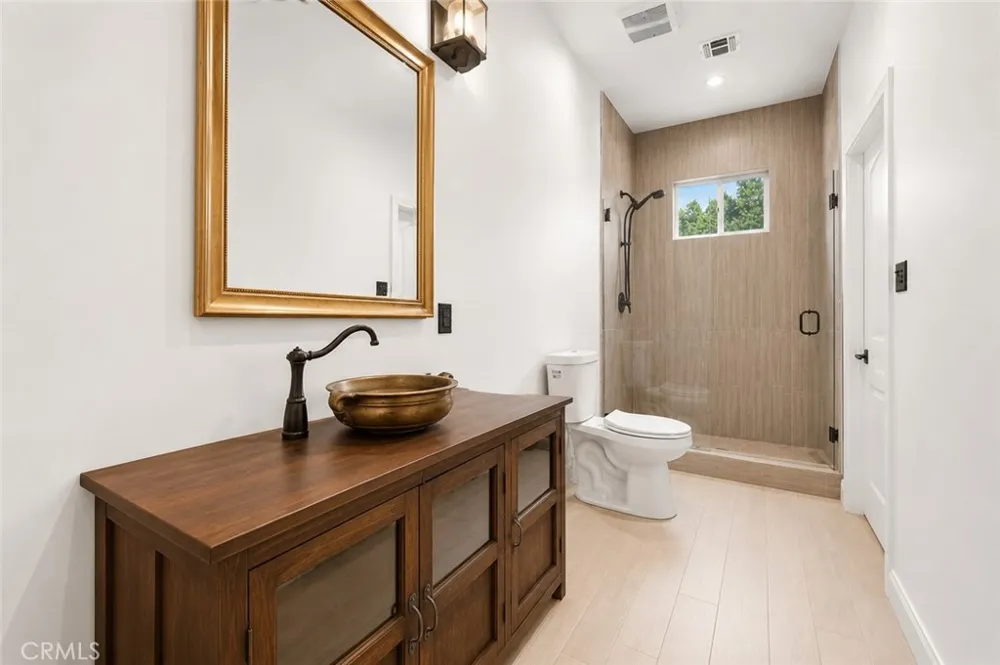 14720 Valerio Van Nuys, CA 91405