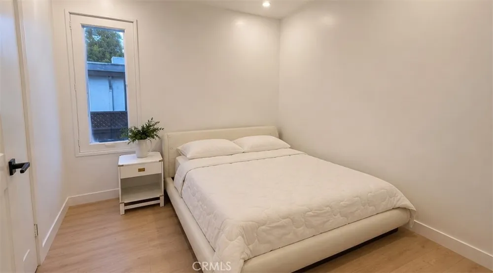 14720 Valerio Van Nuys, CA 91405
