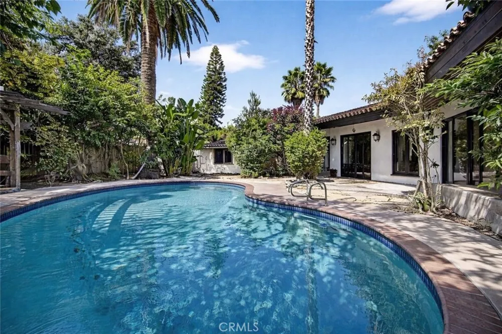 14720 Valerio Van Nuys, CA 91405