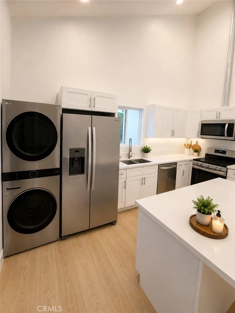 14720 Valerio Van Nuys, CA 91405