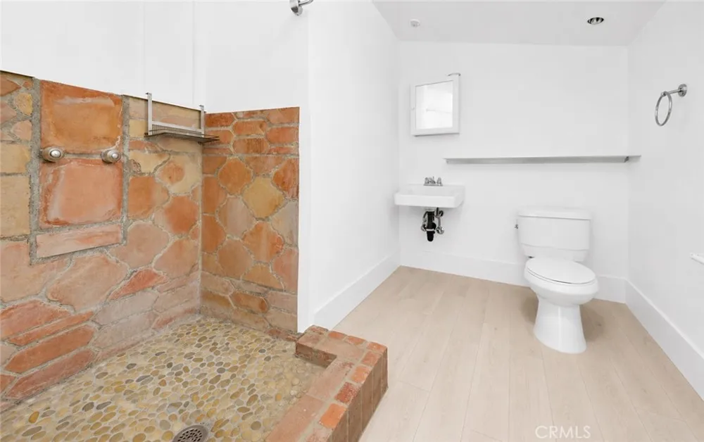 14720 Valerio Van Nuys, CA 91405