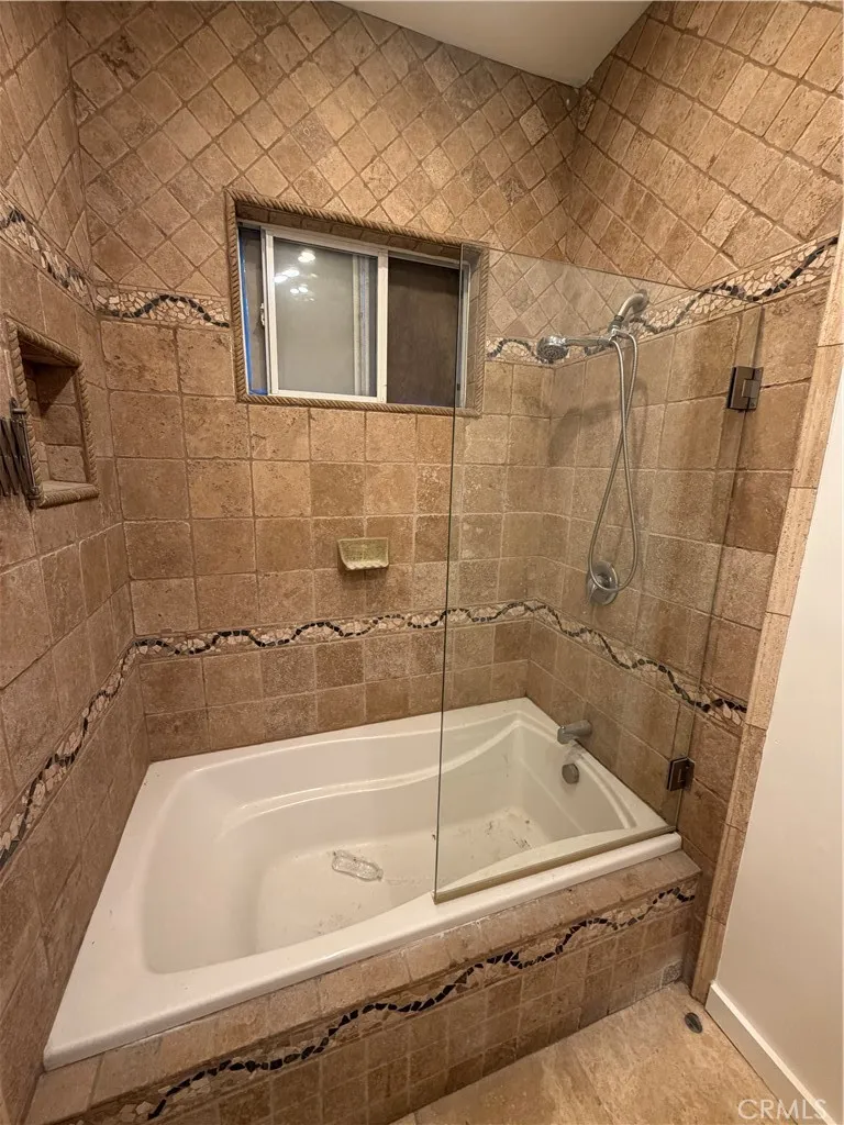14720 Valerio Van Nuys, CA 91405