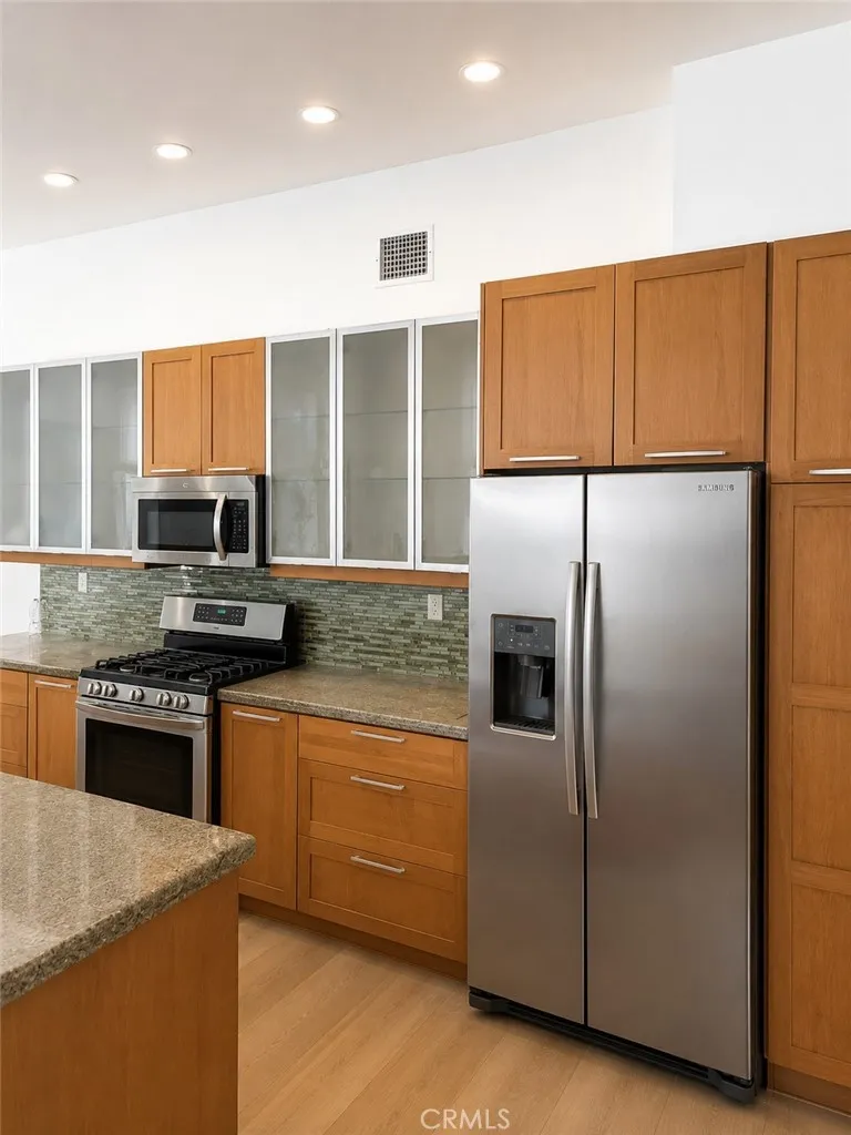14720 Valerio Van Nuys, CA 91405