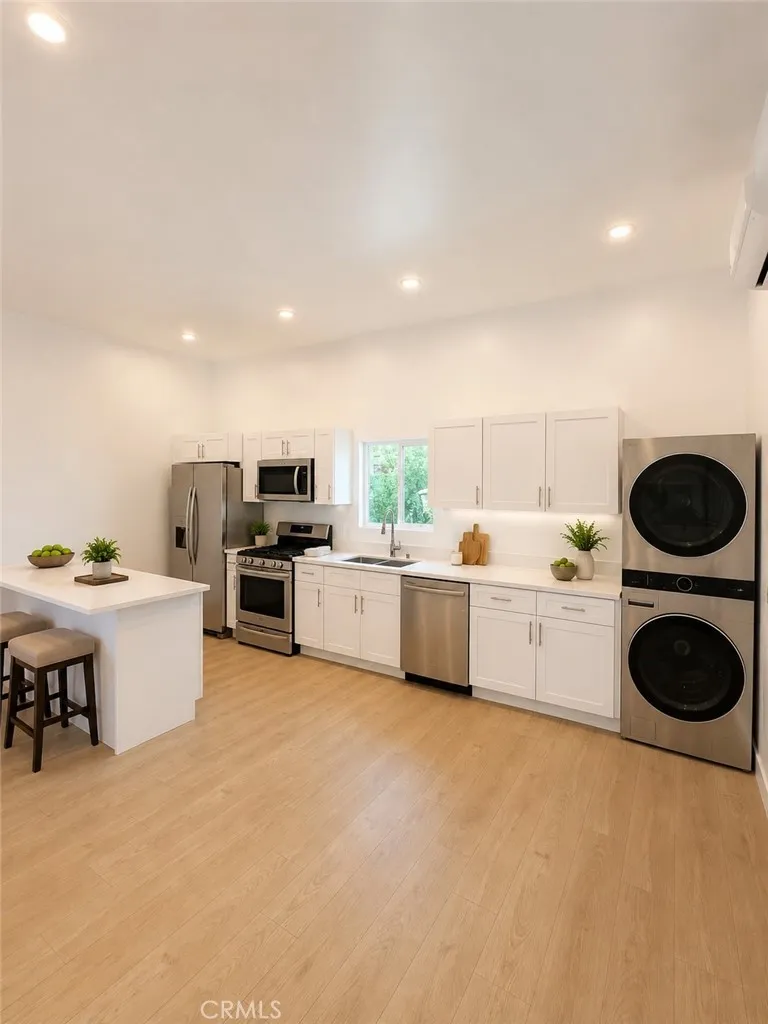 14720 Valerio Van Nuys, CA 91405