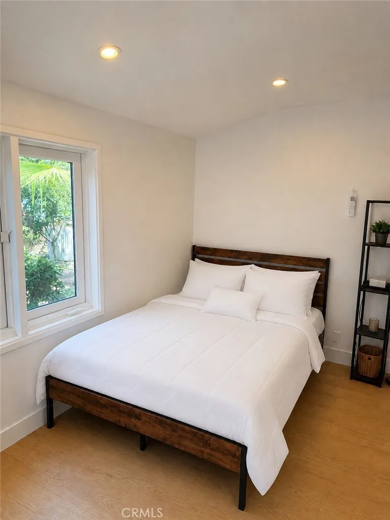 14720 Valerio Van Nuys, CA 91405