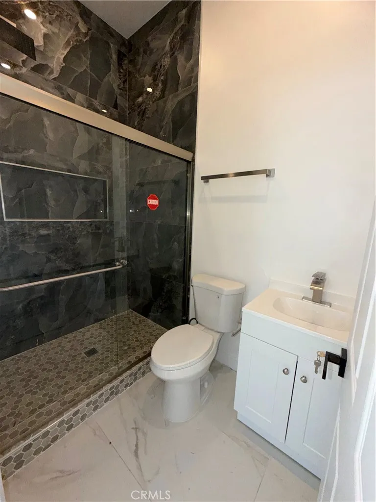 14720 Valerio Van Nuys, CA 91405