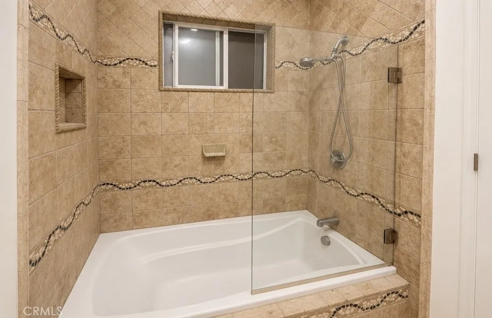 14720 Valerio Van Nuys, CA 91405