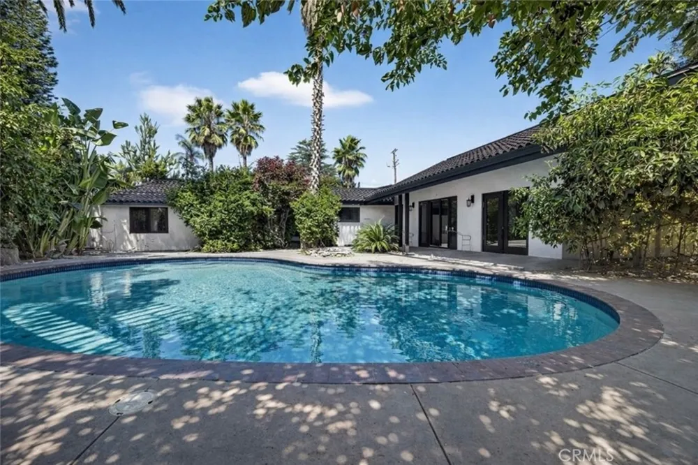 14720 Valerio Van Nuys, CA 91405