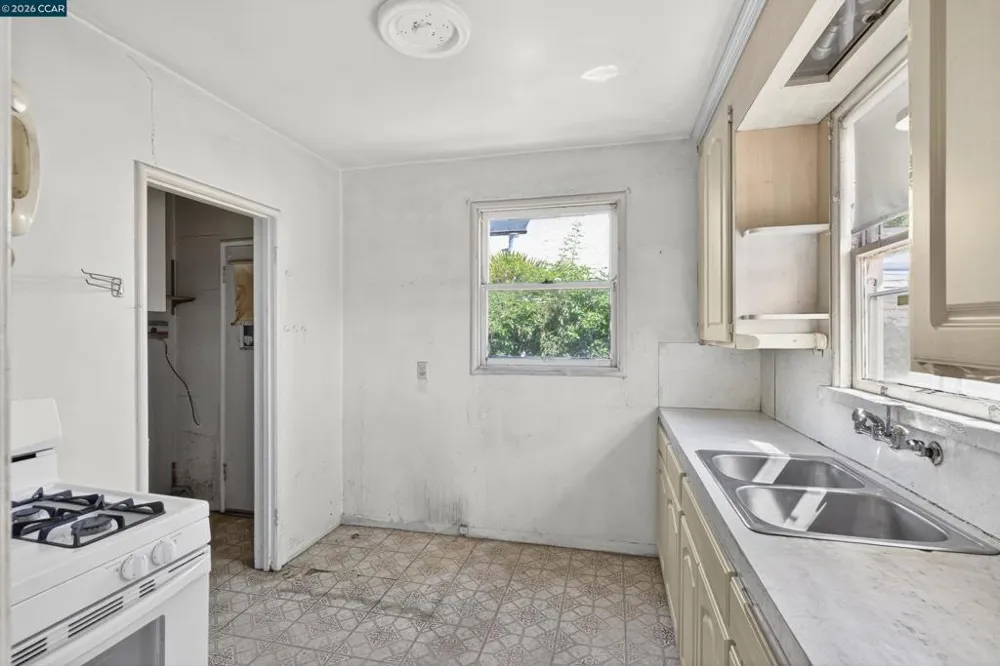 5526 Carl Ave Richmond, CA 94804