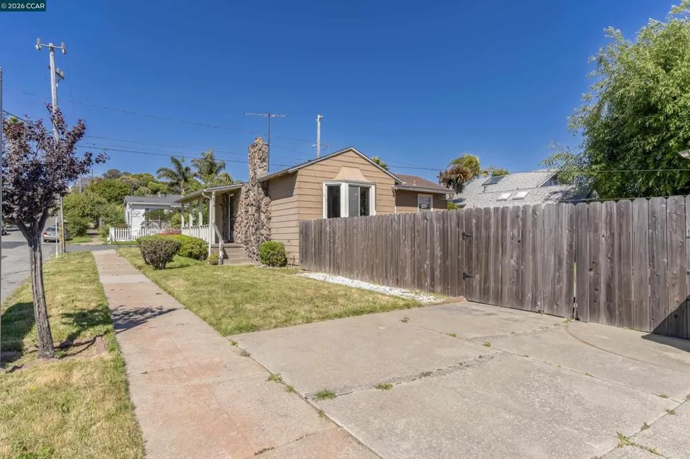 5526 Carl Ave Richmond, CA 94804