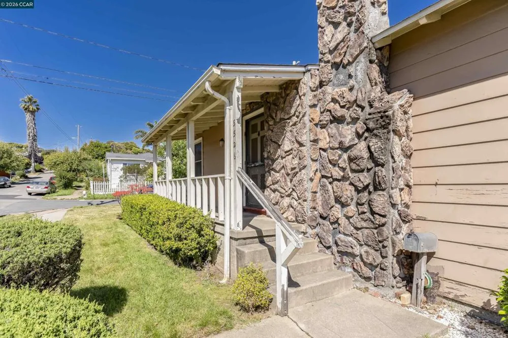 5526 Carl Ave Richmond, CA 94804