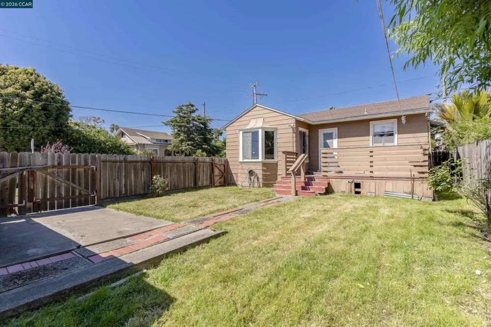 5526 Carl Ave Richmond, CA 94804