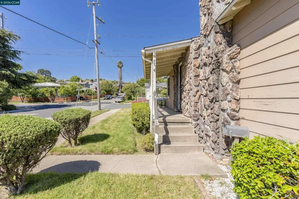 5526 Carl Ave Richmond, CA 94804