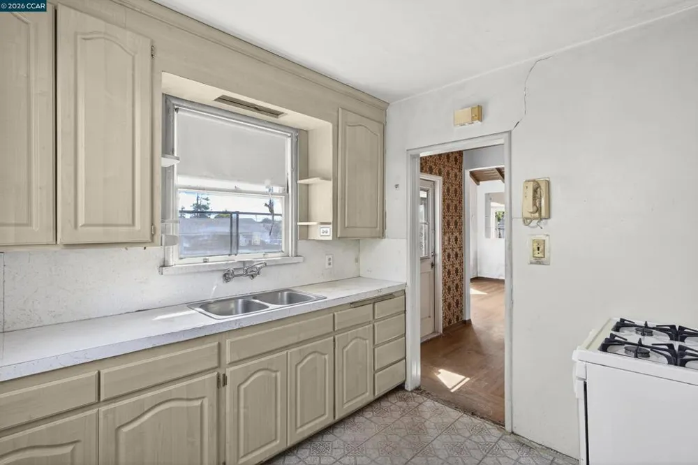 5526 Carl Ave Richmond, CA 94804
