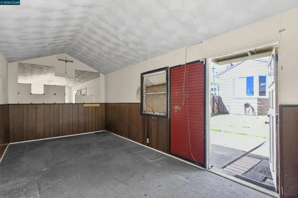 5526 Carl Ave Richmond, CA 94804