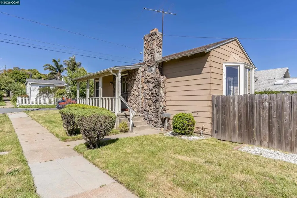 5526 Carl Ave Richmond, CA 94804