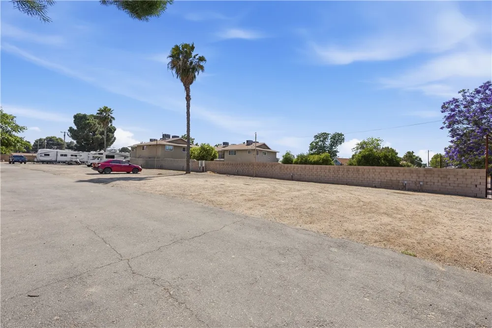329 McCord Ave Bakersfield, CA 93308