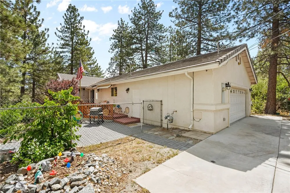 5399 Lone Pine Canyon Wrightwood, CA 92397