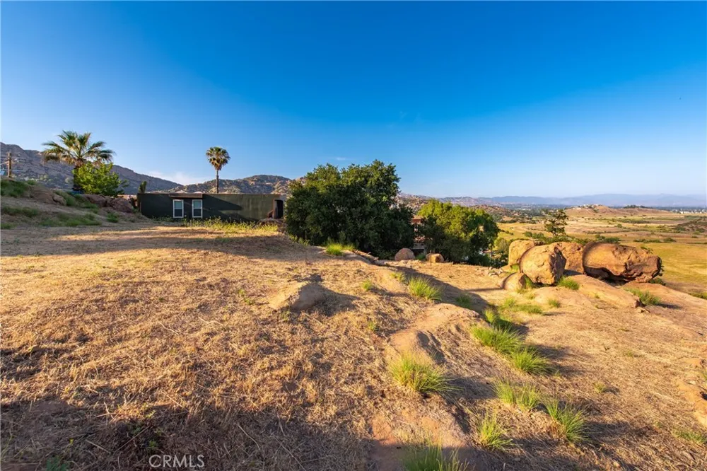 8740 Azul Drive West Hills, CA 91304