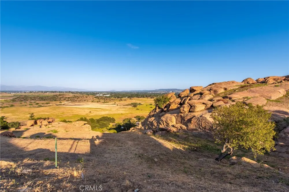 8740 Azul Drive West Hills, CA 91304