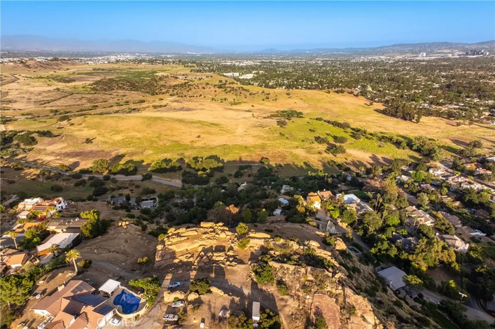 8740 Azul Drive West Hills, CA 91304