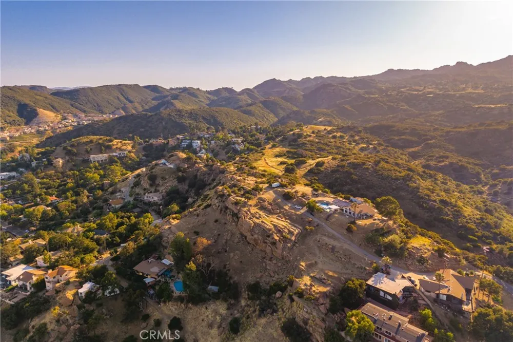 8740 Azul Drive West Hills, CA 91304